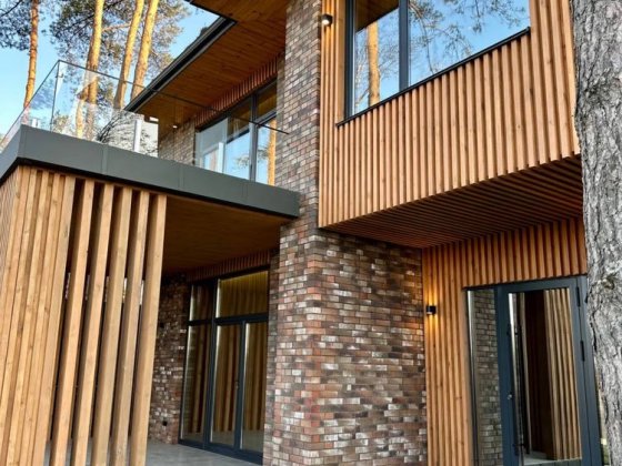 Сучасний будинок з дизайнерським РЕМОНТОМ та підземним паркінгом Віта-Поштова