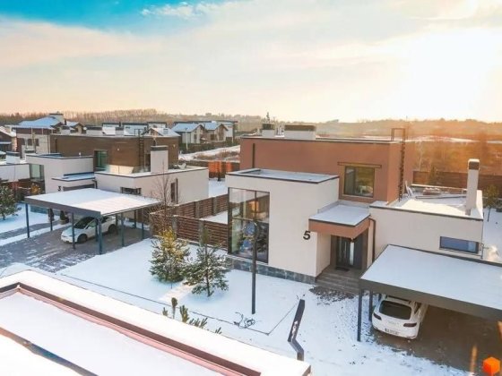 Преміум-будинок 263 м² у закритому містечку Crystal Forest Підгірці