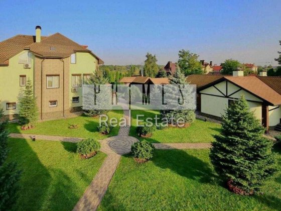 Продаж унікального будинку з ділянкою 29 соток, басейн, Стоянка Стоянка