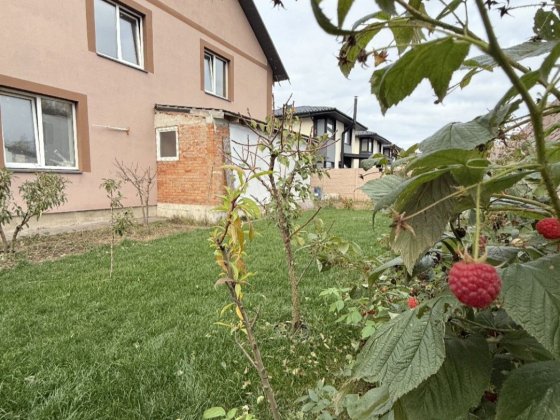 Будинок 200м2, 5соток, підвал, гараж! Цегла, мінвата, всі комунікації Стоянка