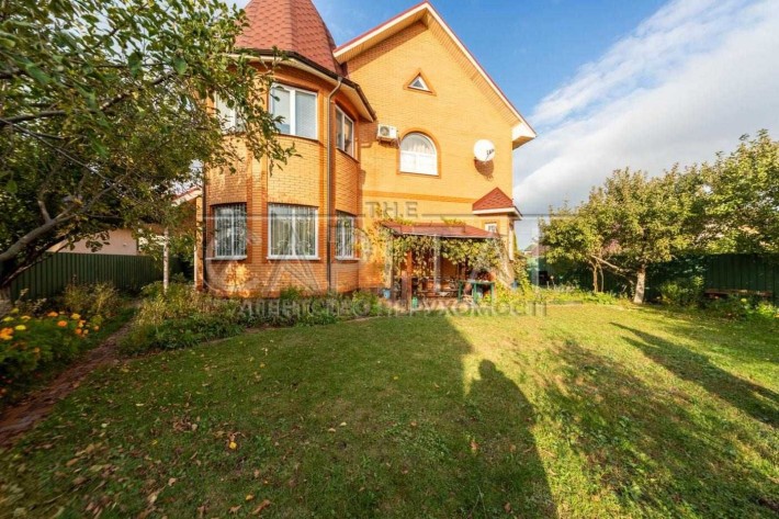 Продаж / Будинок / 248 м2 / Стоянка / вул. Ірпінська, 148 - фото 1