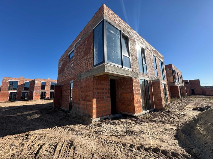 Крайній таунхаус з терасою на 3 сотках в Ірпені - фото 1