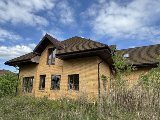 Будинок біля озера!!! 480 м2. Стоянка. Стоянка