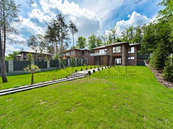 Без комісії) с. Віта-Поштова, з новим ремонтом 257 м2,  10 соток)