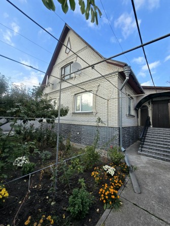 Продаж затишного будинку смт Рокитне, розглядаємо сертифікати - фото 1