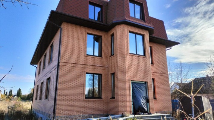 Продам капітальний будинок в центрі міста ідеально під комерцію. - фото 1