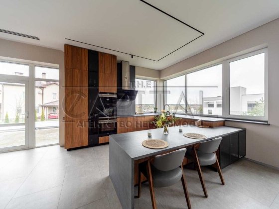 ТЕРМІНОВИЙ продаж стильного будинку в Березівці/Макарівський р-н Макарів