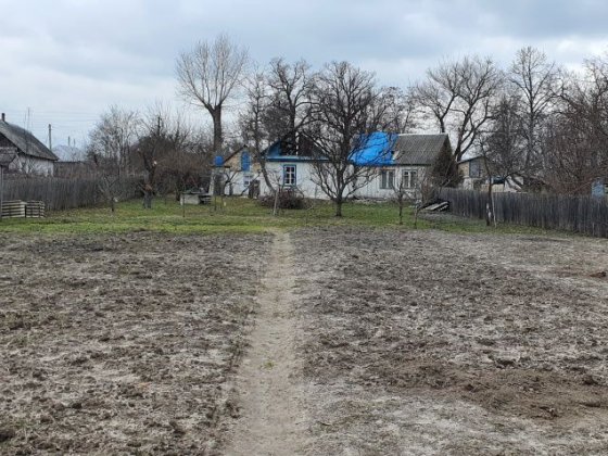 Дом (1/2частина, Будинок під відбудову, згорів дах, 15 соток землі) Бабинцы