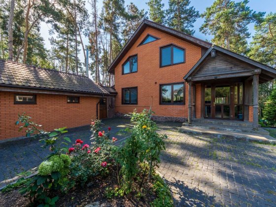 Продам без % будинок з ремонтом, 229м2, с. Блиставиця, Центральна,17 Блиставица