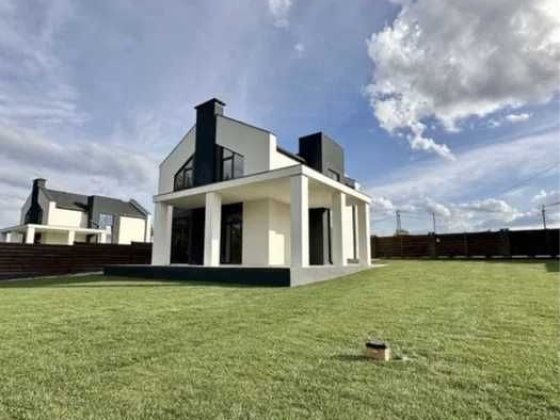 Продаж будинку біля озера, 250 м2 на 10ти сотках Бучанський парк- 5 хв Блиставица