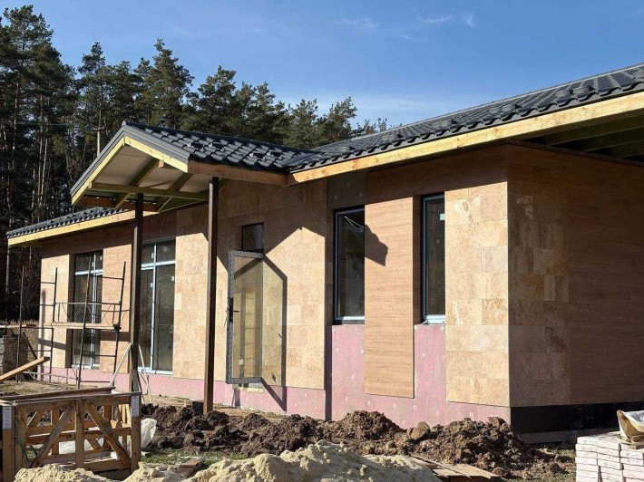 Продаж сучасного будинку поруч з лісом - фото 1