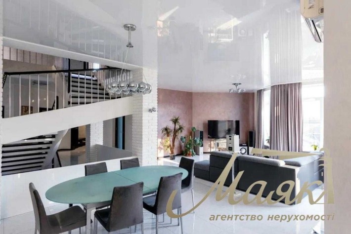 Продажа / Дом / 550 м2 / Горбовичи - фото 1