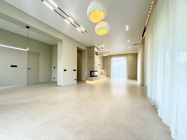 Від власника! Будинок з дизайнерським ремонтом на 10 сотках - фото 1