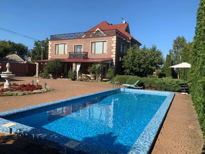 Будинок з басейном в с.Зазим`я - фото 1