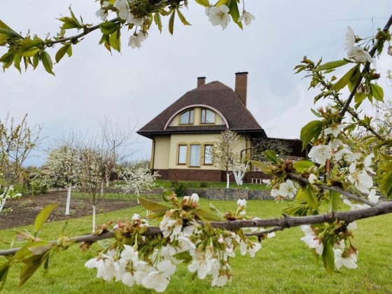 Терміново. Без % Продам заміський будинок. Надійне сховище. Іванковичі