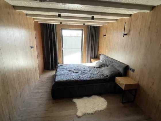 Затишний будинок біля лісу та озера Круглик Іванковичі