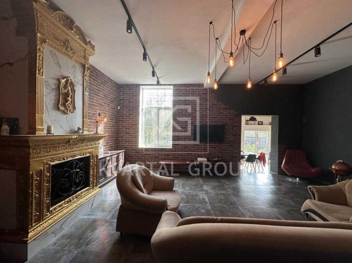 Продаж будинку з сучасним ремонтом - фото 1