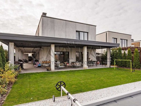 Крушинка купити будинок з ремонтом дом под Киевом в городке бассейн Крушинка