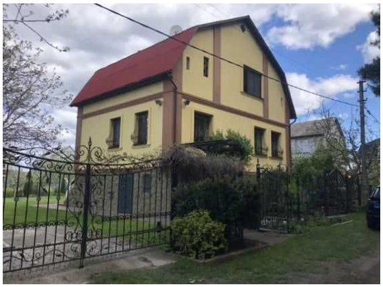 Приватний будинок у мальовничому районі біля Київського водосховища Лютіж