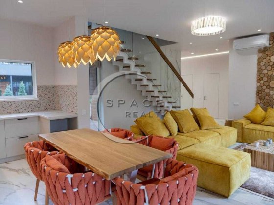 Продаж ділянки з2сучасними будинками вКМ преміум-класу RivieraVillage. Лебедівка