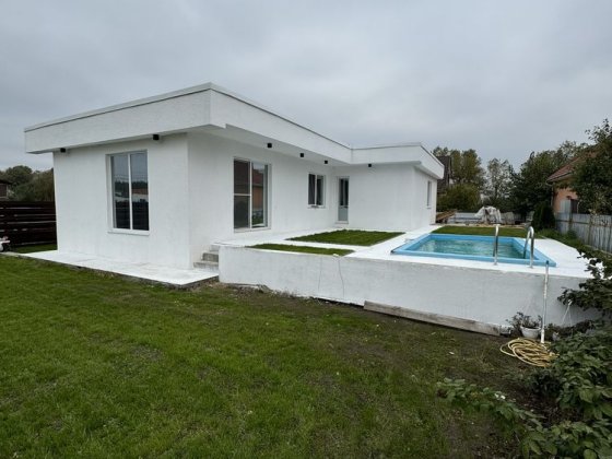 Продам Будинок з басейном та підвалом Киівс. обл, село Лютіж, Власник Лютіж