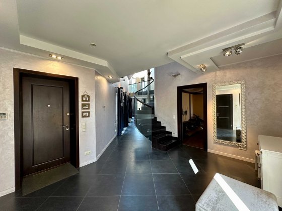 Добротний будинок 270м2 в с. Мила. Гарна ділянка для релаксу Милая