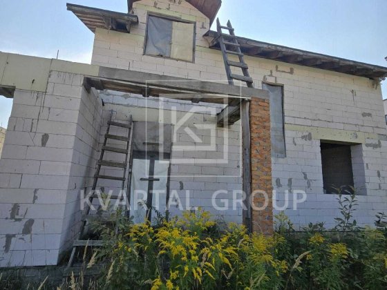 Пропонується будинок без ремонту Велика ділянка з соснами Милая