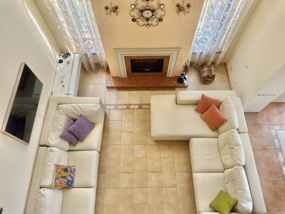 Якісний будинок з гаражем, ділянка 30 соток!З підвалом та ландшафтом Михайлівка-Рубежівка