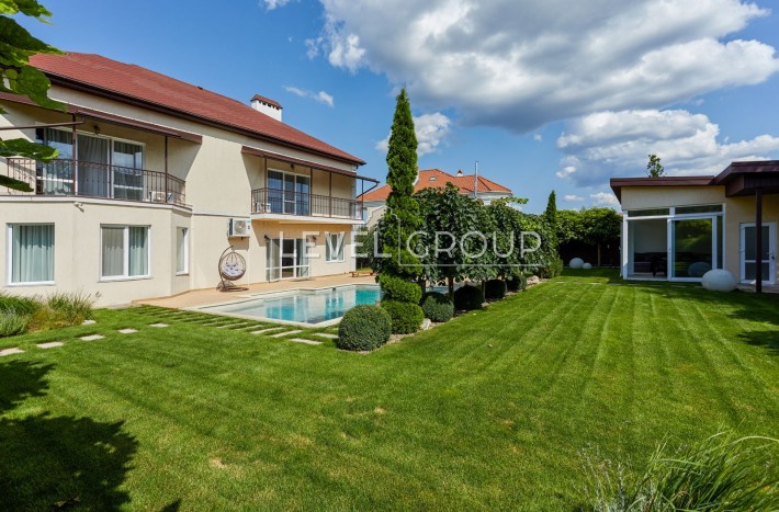 Продаж будинку з бассейном, 275 м², Михайлівська-Рубежівка. - фото 1