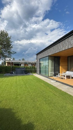 Сучасний будинок в закритому КМ", с. Осещина, Вишгородський район. - фото 1