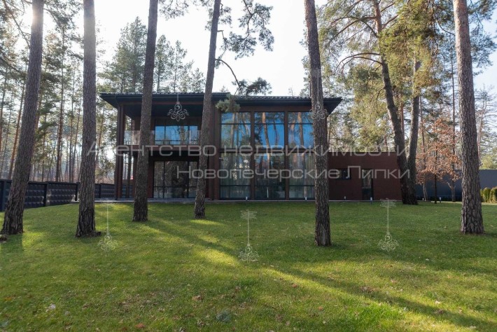 Продажа ексклюзивного нового будинку в с. Плюти / 350 кв.м / 18 соток - фото 1