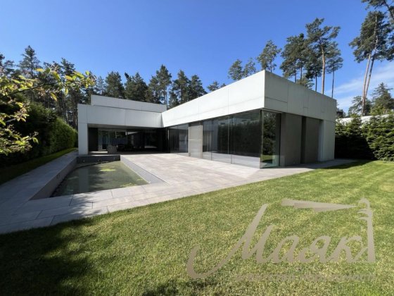 Продажа дома БЕЗ КОМИССИИ с бассейном и терассой в Плютах Плюты