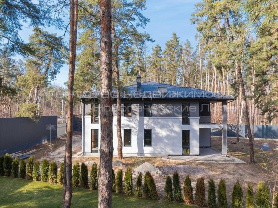 Продаж нового 5 кімнатного будинку 350м2 Київська, 1, с. Плюти Плюты