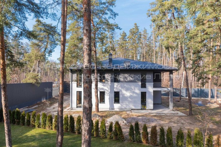 Продаж нового 5 кімнатного будинку 350м2 Київська, 1, с. Плюти - фото 1
