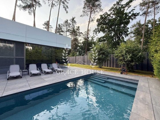 Продажа стильного дома в сосновом лесу Плюты Конча-Заспа Козин Плюти Плюты