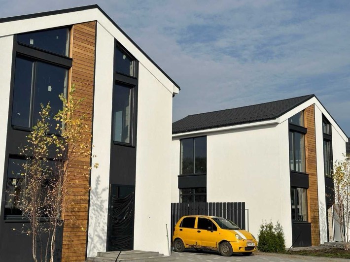 Котедж з документами 100 м² в котеджному містечку з озером, біля Десни - фото 1