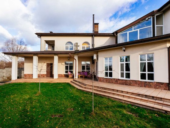 Продаж затишного будинку від власника Романків