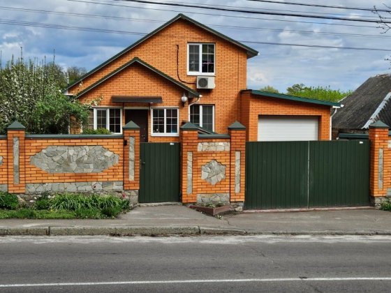 Продажа будинку в центрі с. Старі Безрадичи, Обухівський район Старые Безрадичи