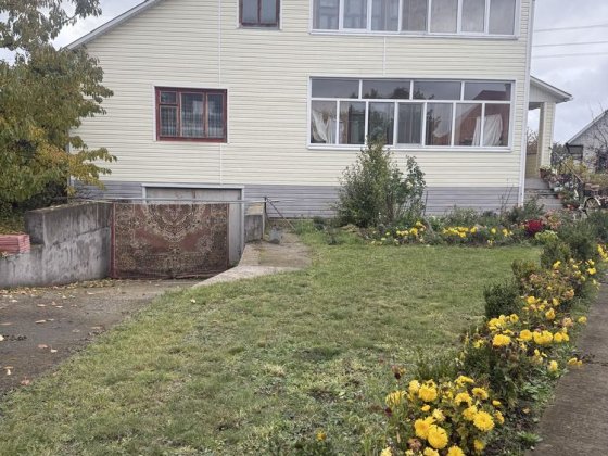 Продам будинок+земельна ділянка с. Щасливе Счастливое