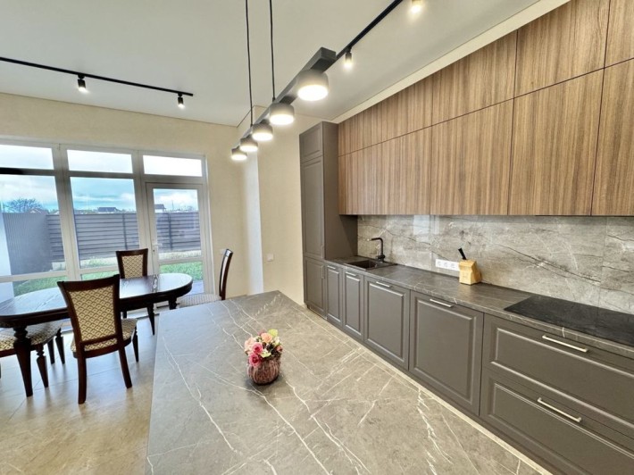 Якісний ремонт, ділянка, гараж для авто! Будинок у Хотянівці, 167 кв.м - фото 1