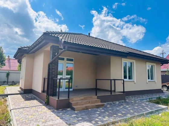 Просторий будинок під Києвом Хотянівка