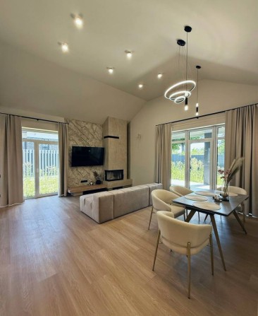 Продаж будинку власник Чайки Шевченкове Білогородка з ремонтом - фото 1