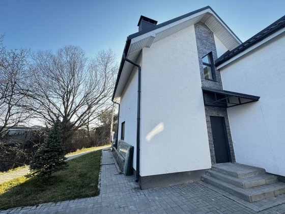 Продаж тауна з ремонтом, кутовий, з великою ділянкою, 5 хв до Києва Шевченкове