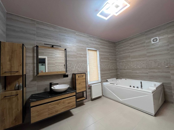 Розкішний будинок з ремонтом в с. Юрівка | Газ | Поруч школа - фото 1