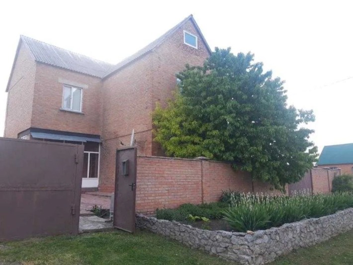 Продам хороший двоповерховий будинок з ремонтом в Бережинкі. - фото 1