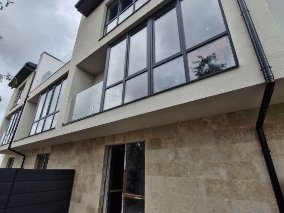 Продаж котеджу в преміальній локаціі Сокільники1