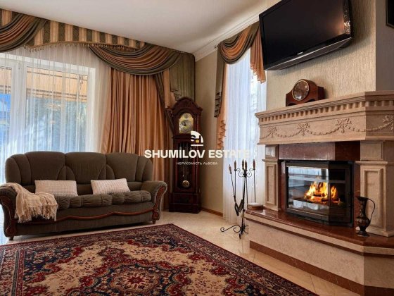 Продаж елегантного будинку у класичному стилі. Сокільники