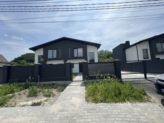 Продаж котеджу Брюховичі деуілька хв до Львова Без Комісіі