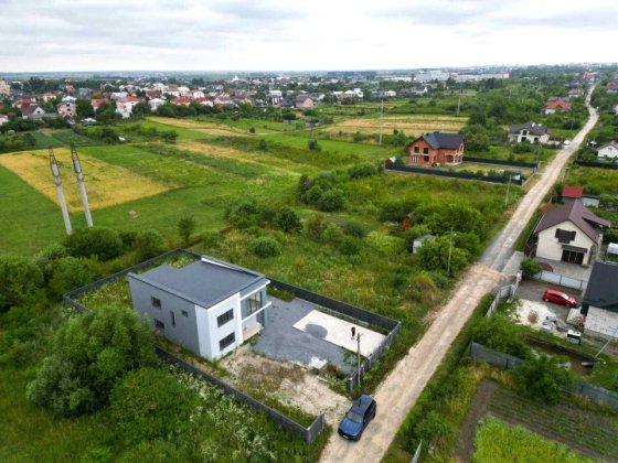 Продається сучасний будинок в Солонці