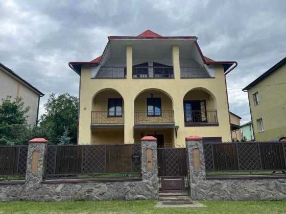 Продаж будинку Рудне р-н Духовної Семінарії та лісу з ремонтом Рудное